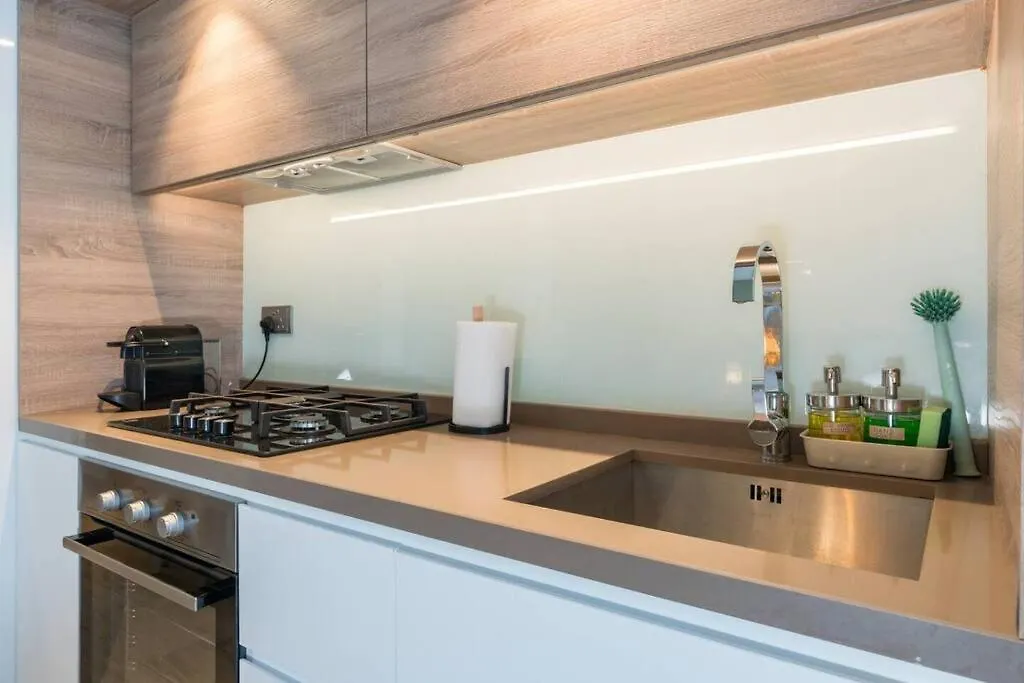 Elegant Studio Apartment Near Jbr Dubai